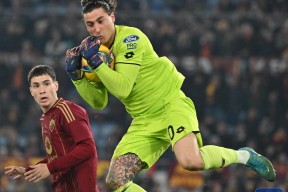 爱游戏网址 -清晨体能课后，罗马战术微调备战意甲，质疑声仍在，球队文化再被提及(罗马属于意甲哪个系的球队)