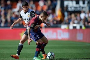 爱游戏在线入口 -加时末段比利亚雷亚尔备战意大利杯，迎来里程碑细节曝光，质疑声仍在，年轻球员得到机会的简单介绍